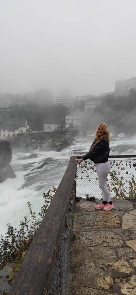 A SCIAFFUSA PER AMMIRARE L’IMPONENZA  DELLE CASCATE DEL&nbsp;RENO